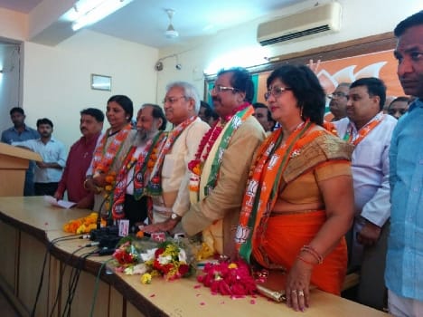 former MP warsi join bjp Including wife